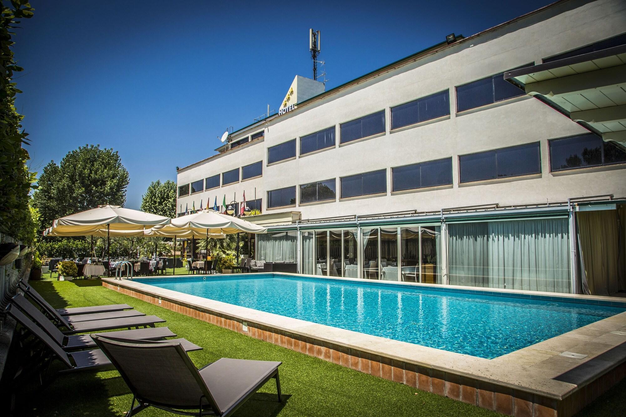 Hotel Cristallo Relais, Sure Hotel Collection By Best Western 蒂沃利 外观 照片